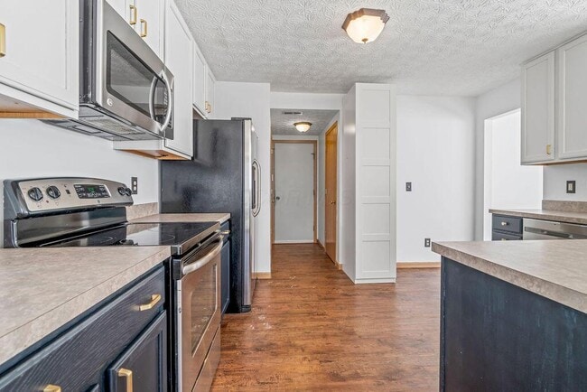 Building Photo - 2147 Shortcreek Rd