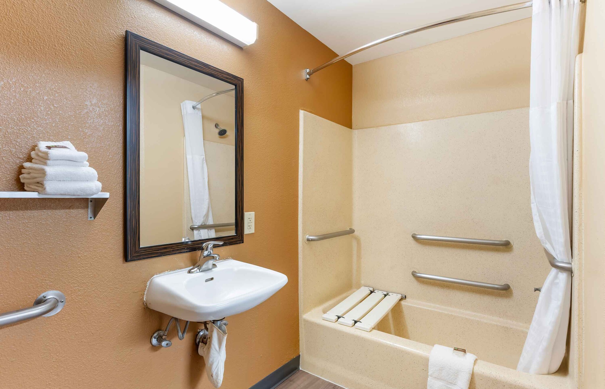 Building Photo - Furnished Studio-Sacramento - Vacaville