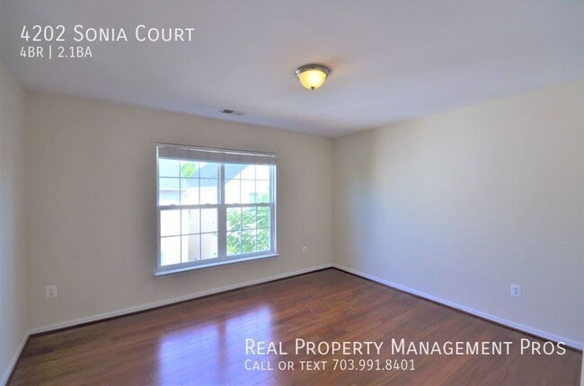 Building Photo - 4202 Sonia Ct