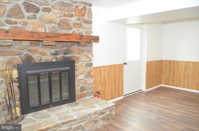 Building Photo - 267 Longford Ct