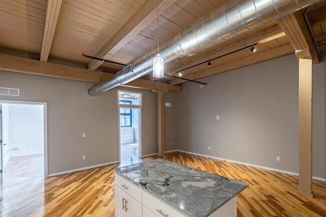 Building Photo - 116 N 4th St