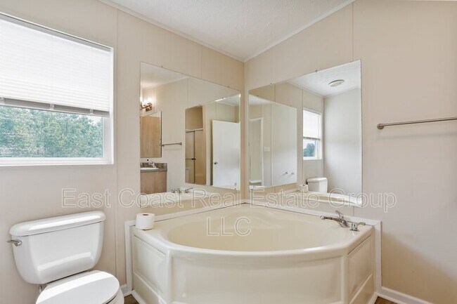 Building Photo - 123 Battlefield Dr