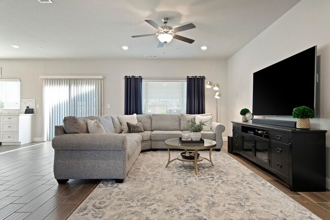 Building Photo - Clovis Eastside Home, 4BR/3.5BA, Built 201...
