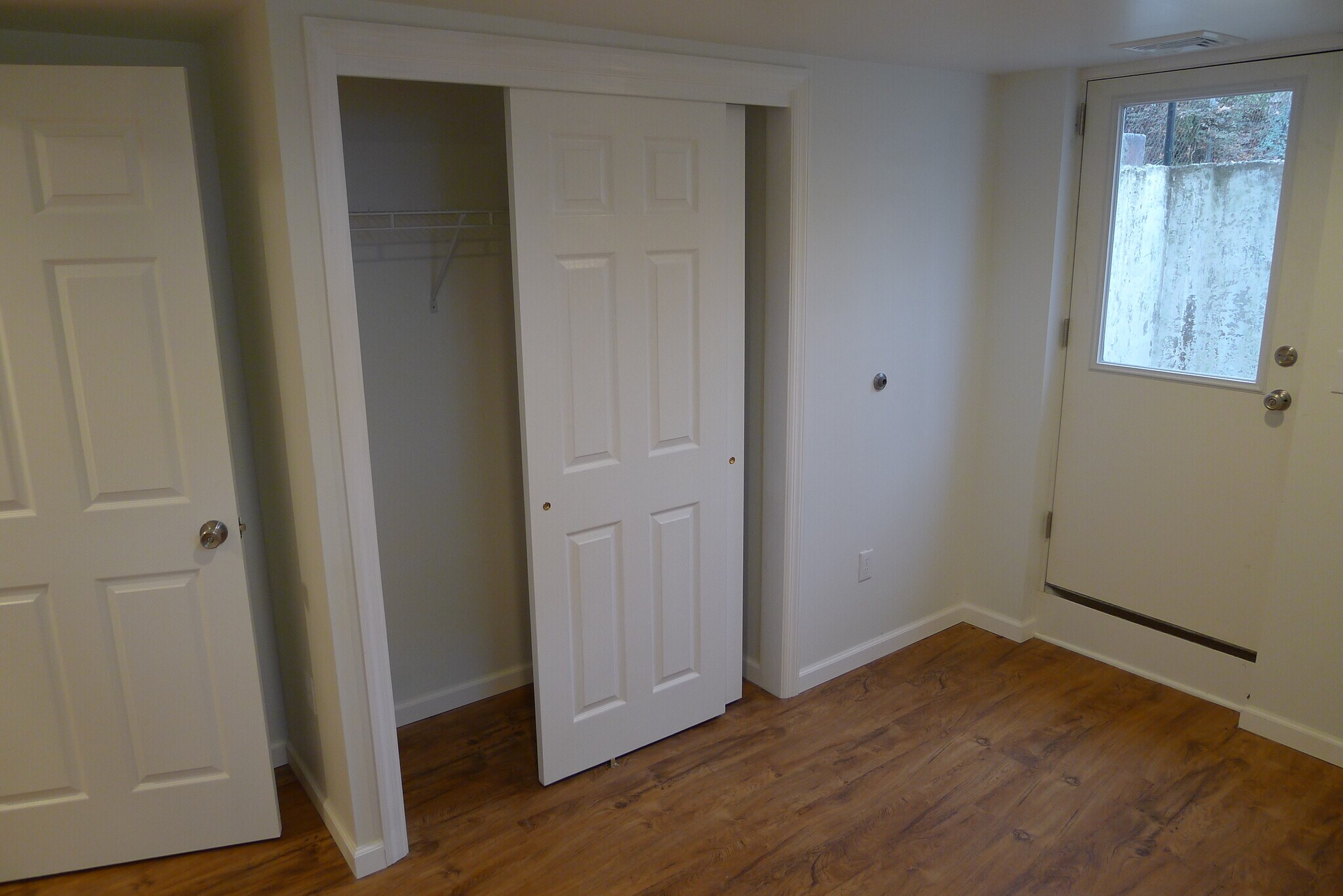 Building Photo - 278 Valley View Road