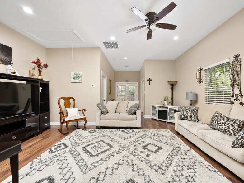 Building Photo - 1826 W French Pl