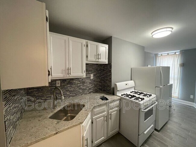 Building Photo - 1434 Light St