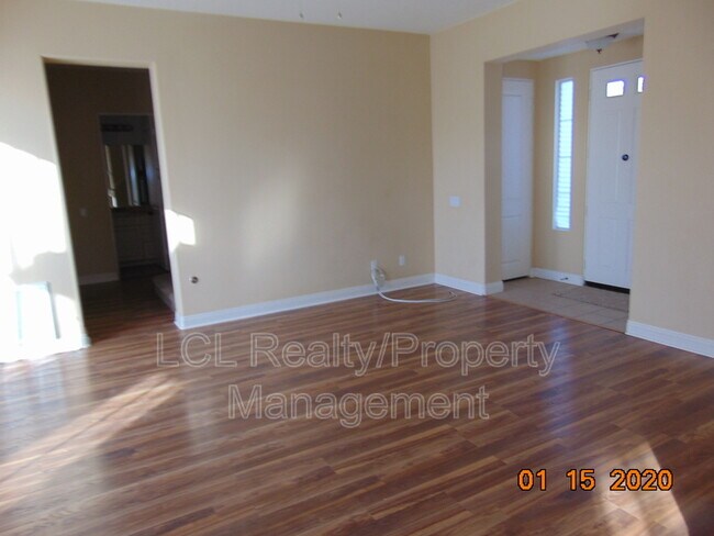 Building Photo - 31189 Western View Dr