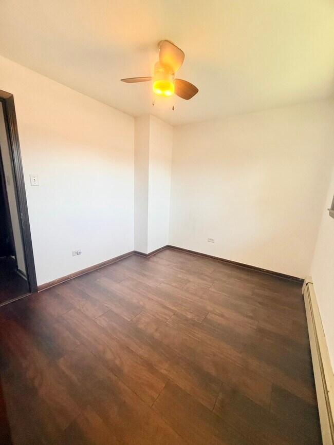 Building Photo - 7601 Banks St