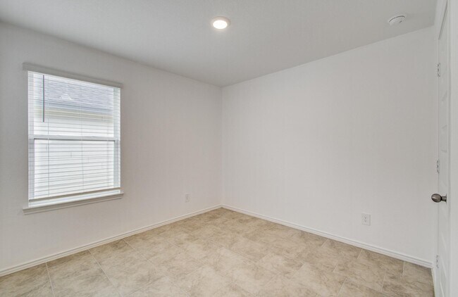 Building Photo - 1206 Cattle Chute Ct