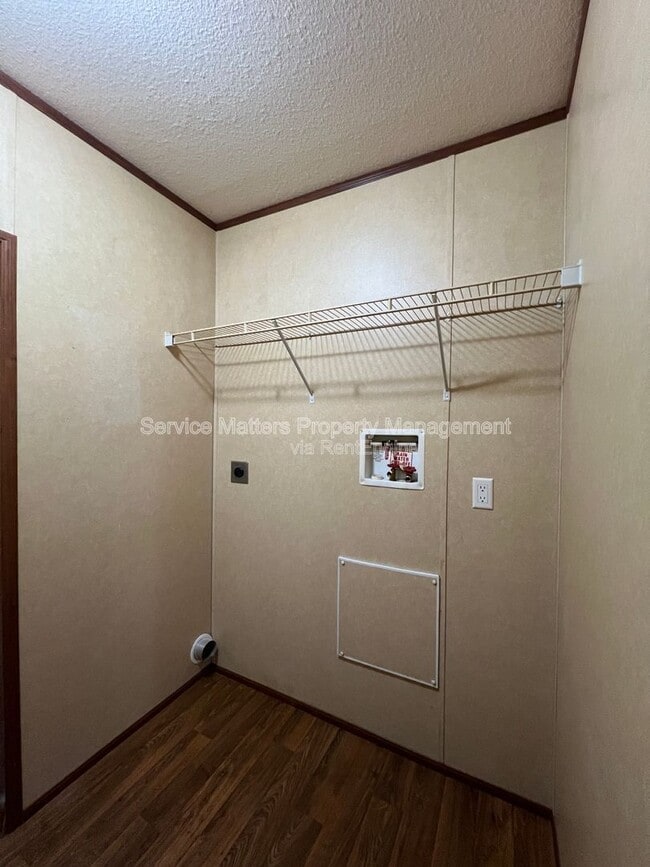 Building Photo - 4831 Douglas Dr