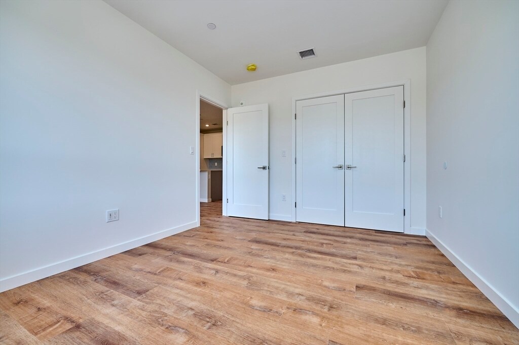 Building Photo - 45 Holbrook Rd