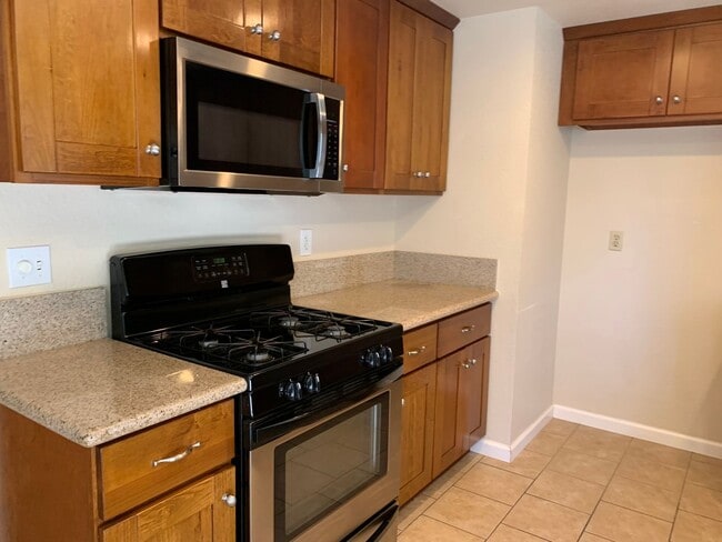 Building Photo - Adorable well maintained 3 bedroom 2 bath ...
