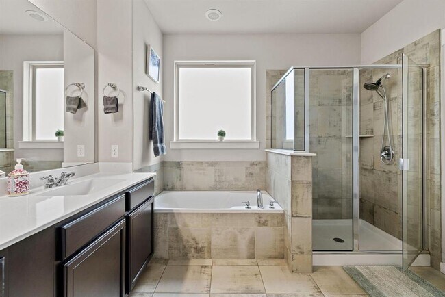 Building Photo - 157 Syrah Ct