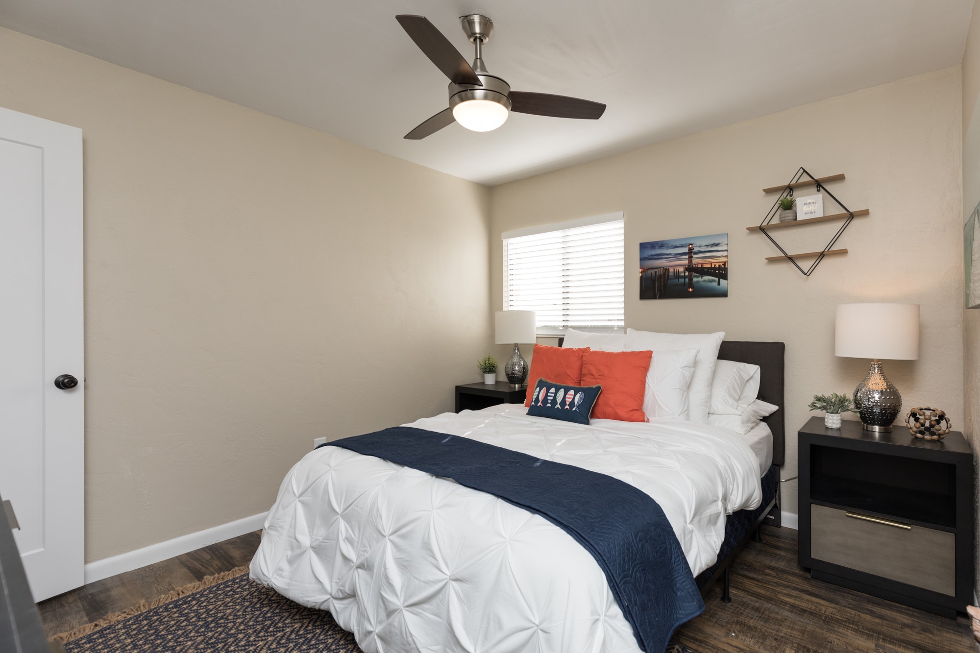 2nd queen bedroom - 50 Westfield Ln