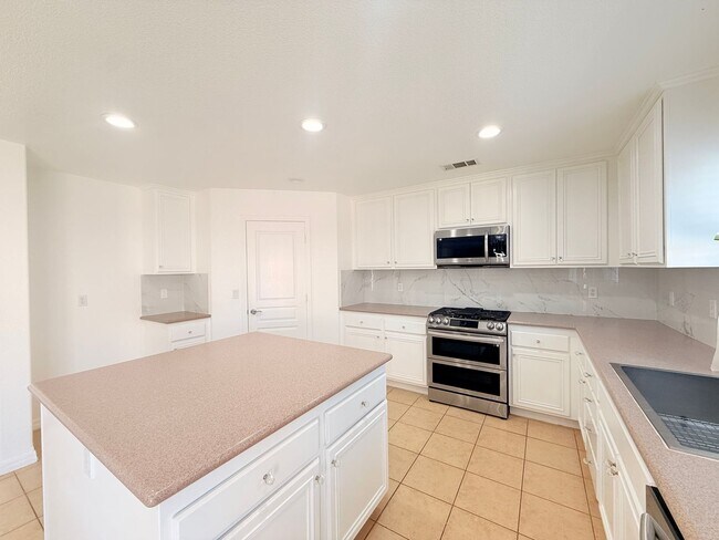 Building Photo - 2023 San Antonio Ct