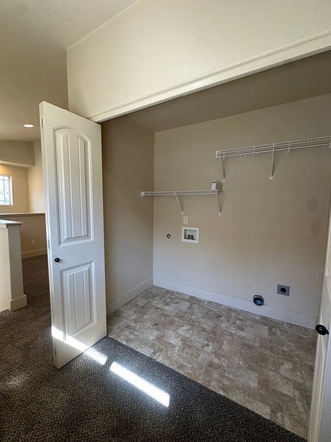 Building Photo - Charming 3 Bedroom home near Old Mill!