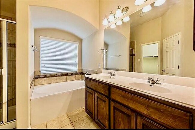 Building Photo - 2712 Santa Domingo Dr