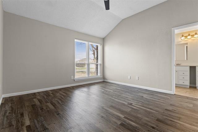 Building Photo - 2847 Red Oak Dr