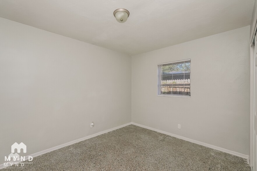 Building Photo - 1505 E Genesee St