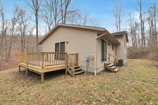 Building Photo - 1889 Wolverine Dr