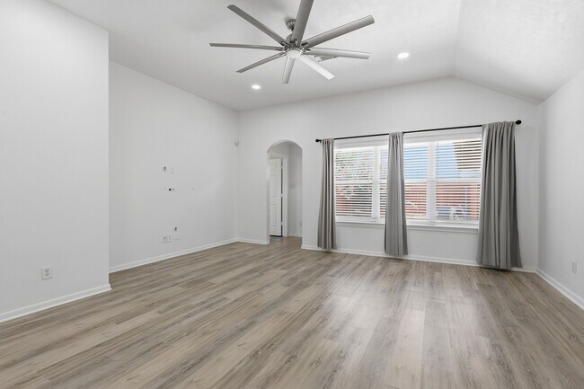 Building Photo - 10139 East Palm Lake Drive