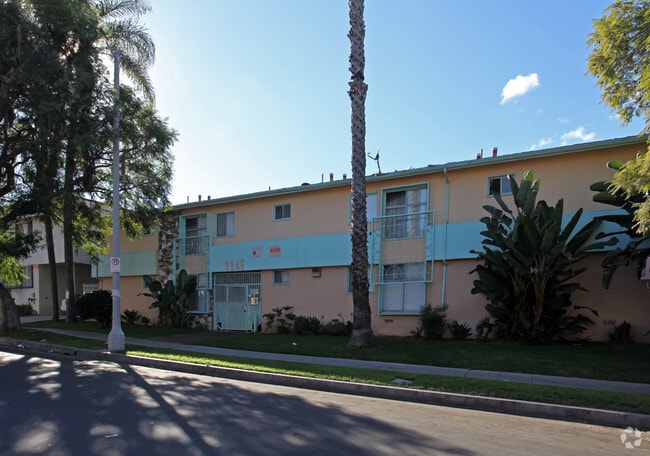 Primary Photo - Buckingham Apartments
