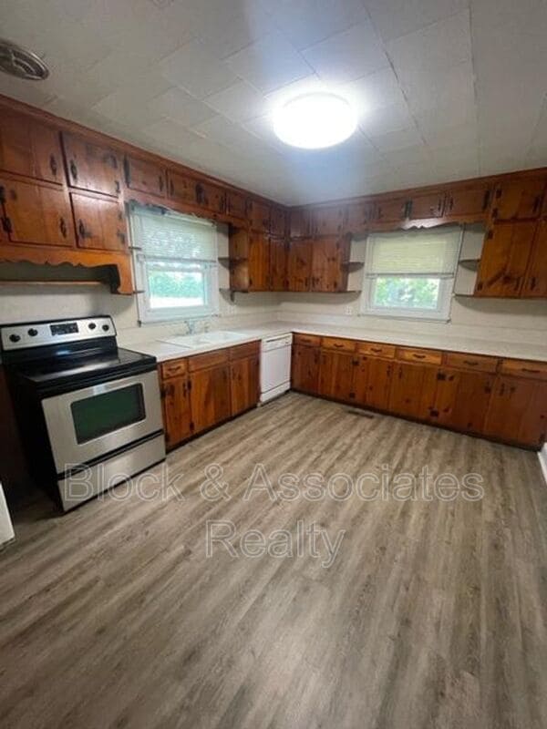 Building Photo - 1452 Cox Brothers Rd