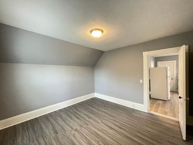 Building Photo - 357 Wilson St