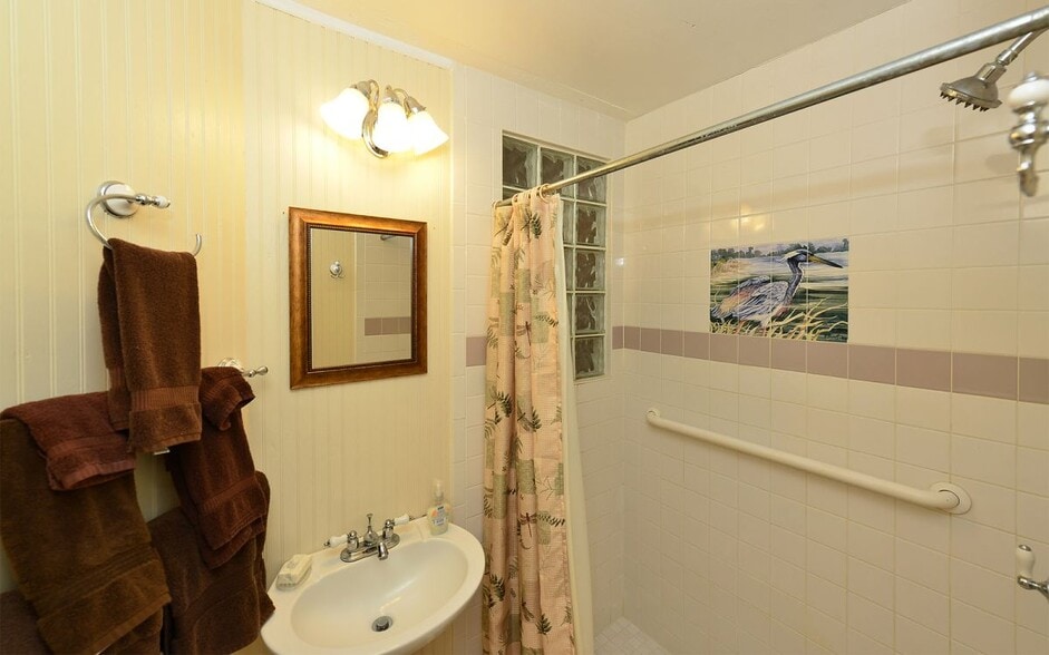 Building Photo - 8260 Ibis St