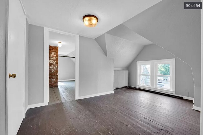 Building Photo - Renovated - 3 Bedroom Duplex