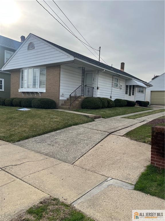 Building Photo - 102 Prentice Ave