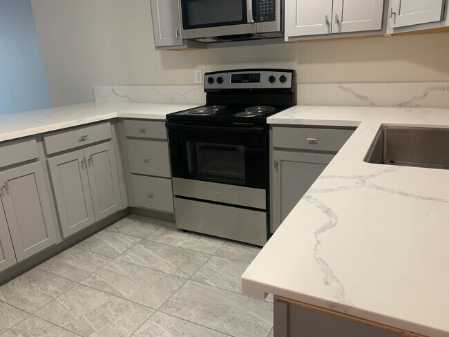 Building Photo - 5417 E Knoll Dr