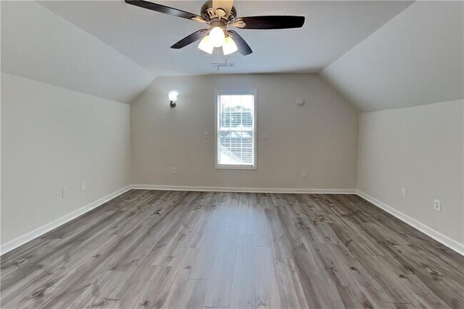 Building Photo - 2800 Alcovy River View
