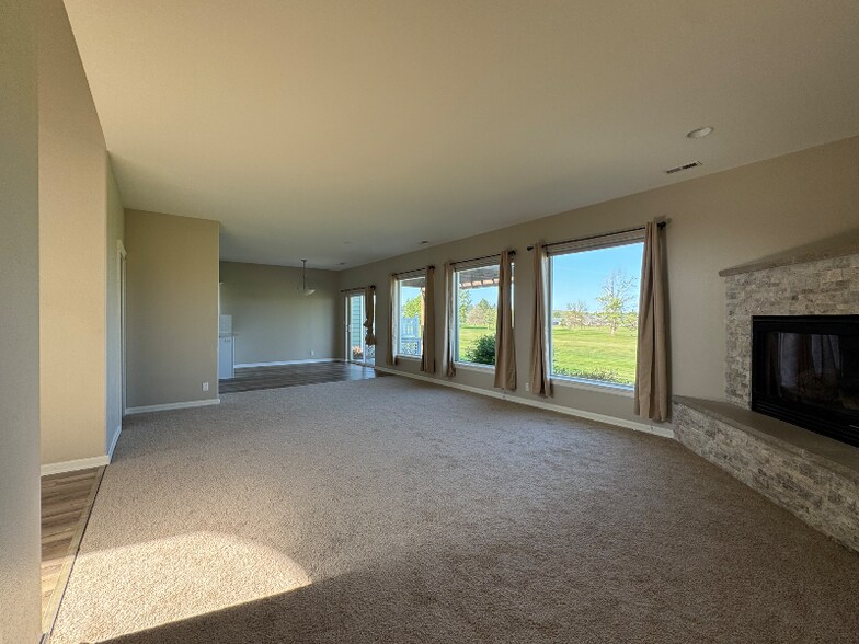 Building Photo - 7808 S Parway Ln