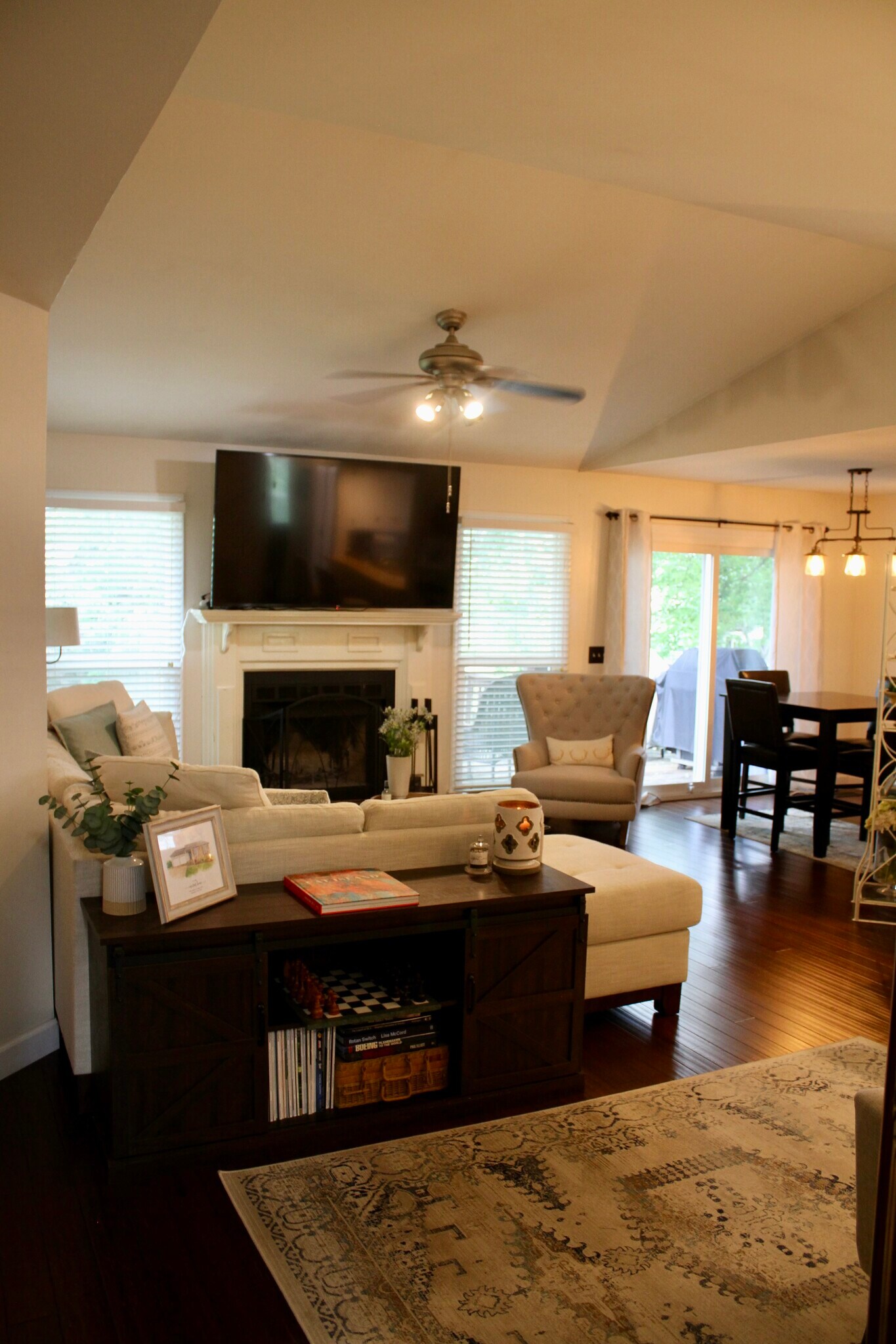 Building Photo - 5064 English Village Dr