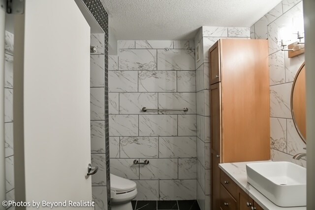 Building Photo - 9655 Woods Dr