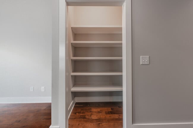 Building Photo - 517B Southgate Ave