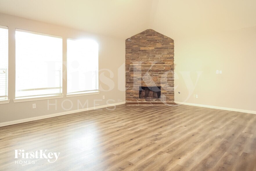 Building Photo - 12323 Crescent Mountain Ln