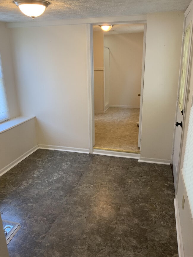 Building Photo - 344 Watt St