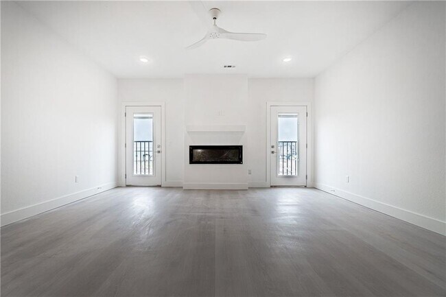 Building Photo - 2707 SW Livingston Square