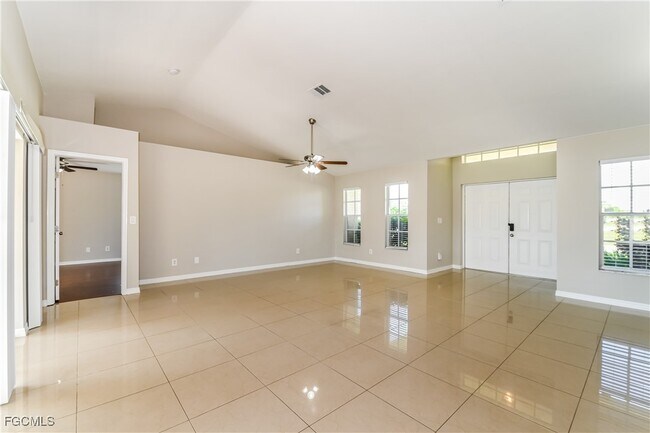 Building Photo - 1425 SW 6th Pl