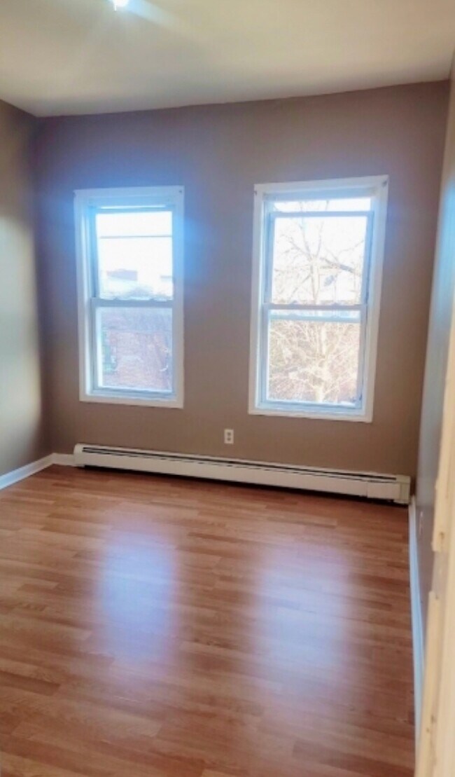 Building Photo - 563 Madison Ave