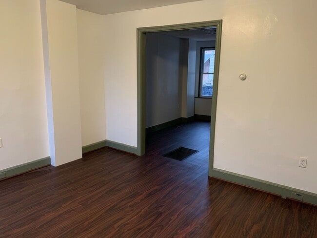 Building Photo - MOVE IN SPECIAL! 2 Bedroom Home in Carlisle