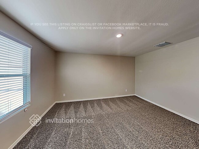 Building Photo - 3938 S 79th Dr