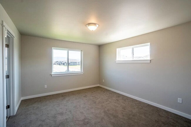 Building Photo - 3 bedroom, 2 bath Townhome in Belgrade
