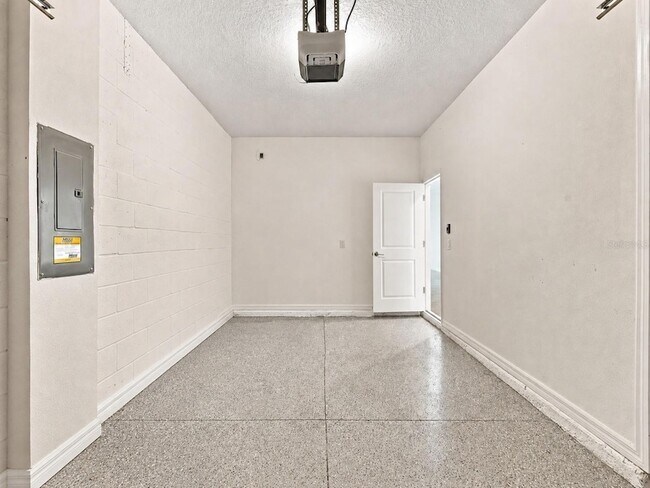 Building Photo - 5739 Archipelago St