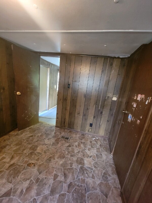 Building Photo - 11 Moore St