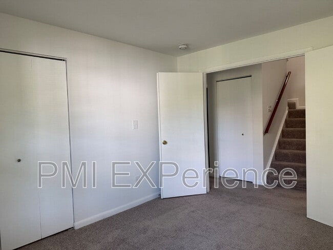 Building Photo - 1023 Spring Valley Ct