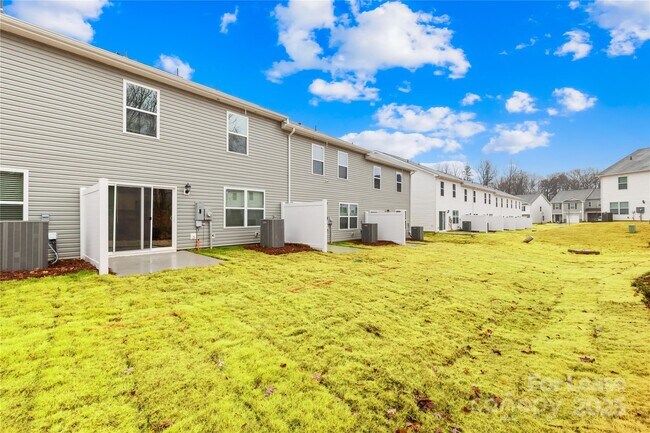 Building Photo - 5912 Faron Wy