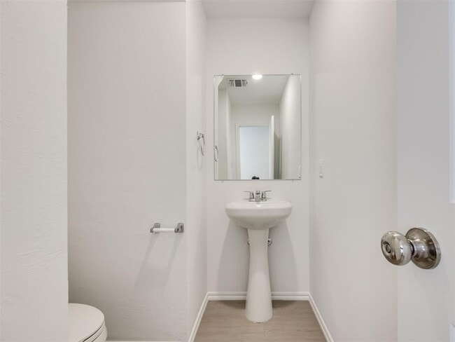 Building Photo - 2012 Wolford Wy